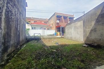 Jalan Semarak, Bukit Beruntung