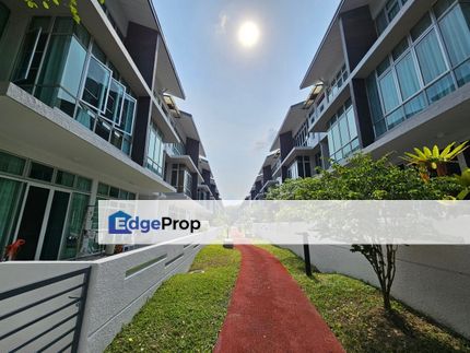 The Seed Sutera Utama Townhouse Duplex Suite, Johor, Skudai