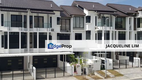 6 Rooms All With Private Toilet 22x85 3 Storey Nearby Puchong, Selangor, Puchong