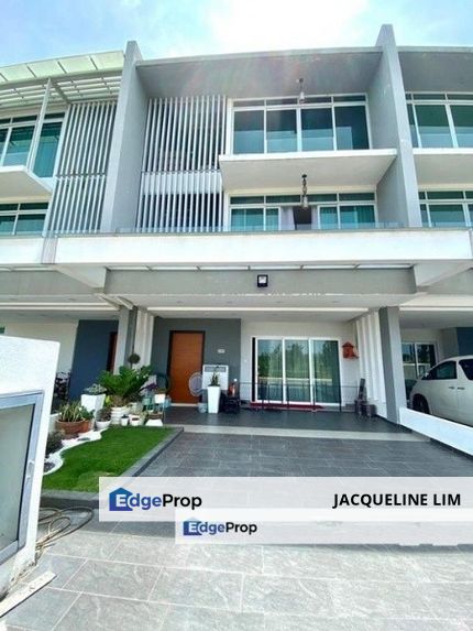 20Min to Bandar Puteri 22x85 3 Storey Nearby Puchong, Selangor, Puchong