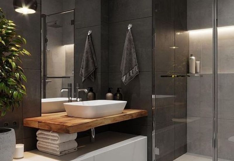 Jalan Warisan Mulia, Kota Warisan