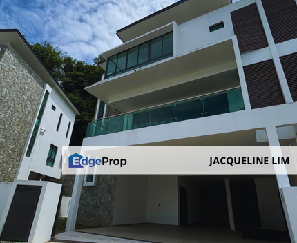 1900 Build Up & 4 Room 4 Bathroom 34x75 1.5 Storey Semi D Town Villa Kota Warisan, Selangor, Sepang