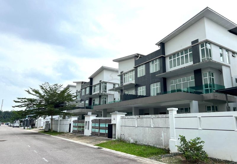 Bandar Baru Salak Tinggi