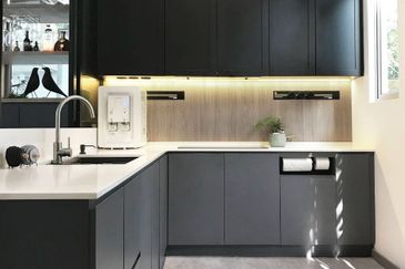 Hill Top & Good Feng Shui 34x75 1.5 Storey Semi D Town Villa Nearby Cyberjaya