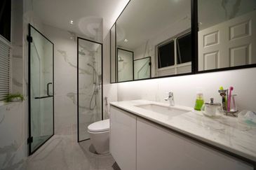 Super Low Dencity & Greenery View 34x75 1.5 Storey Semi D Town Villa Nearby Cyberjaya