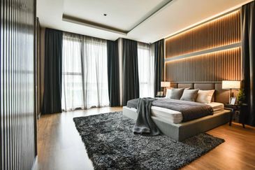 High End Gated & Guarded System 34x75 1.5 Storey Semi D Town Villa Nearby Cyberjaya