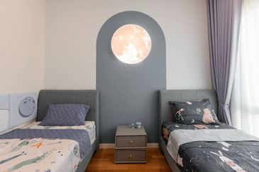 Below RM700K Got 10 Feet Side Land 34x75 1.5 Storey Semi D Town Villa Nearby Cyberjaya