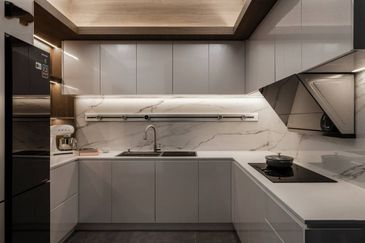 24 Feet Big House Size & 10 Feet Extra Land 34x65 1.5 Storey Semi D Town Villa Nearby Cyberjaya