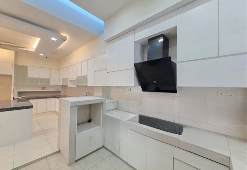 Jalan Setia Tropika U13/18