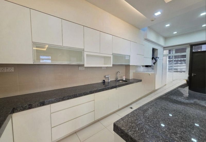 Jalan Setia Tropika U13/18