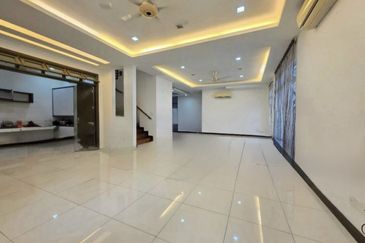 Jalan Setia Tropika U13/18