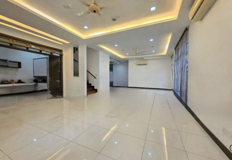 Jalan Setia Tropika U13/18