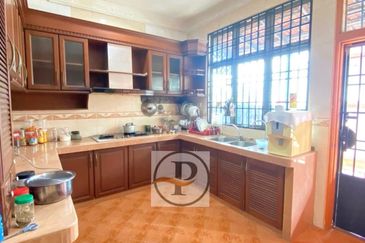 Hillside Manor. Kota Kemuning Bungalow 