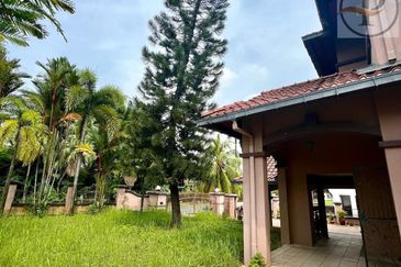 Hillside Manor. Kota Kemuning Bungalow 