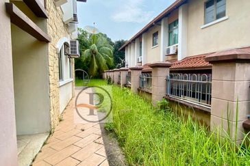 Hillside Manor. Kota Kemuning Bungalow 