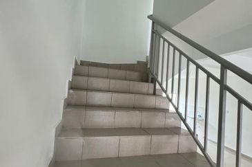 FREEHOLD Double Storey Taman Bakti YNS Nilai Negeri Sembilan
