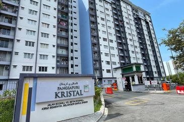 D'Kristal Apartment @ Setia EcoHill (Pangsapuri D'Kristal)