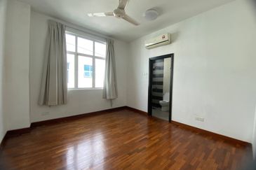 Perdana Lakeview East