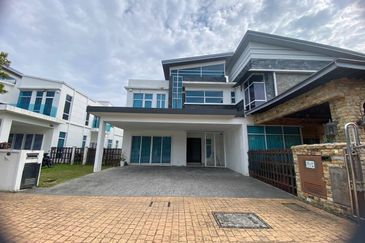 Perdana Lakeview East