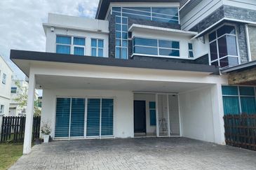 Perdana Lakeview East