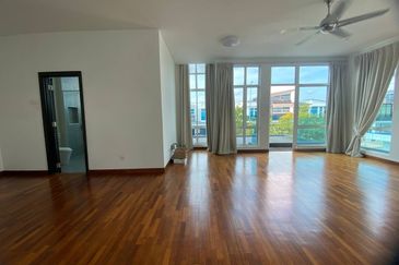 Perdana Lakeview East