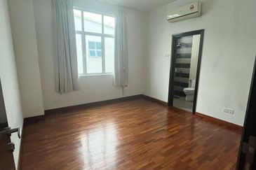 Perdana Lakeview East