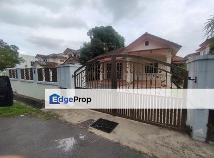 PARTLY FURNISHED Bungalow Single Storey 5R4B Have Garden, Selangor, Bangi