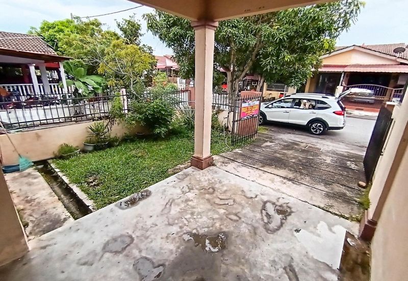 Taman Seroja, Bandar Baru Salak Tinggi