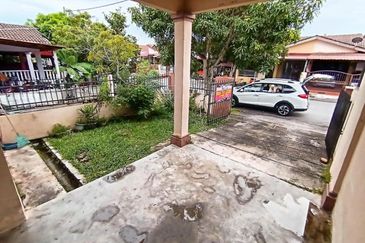 Taman Seroja, Bandar Baru Salak Tinggi