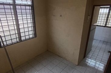 Taman Seroja, Bandar Baru Salak Tinggi