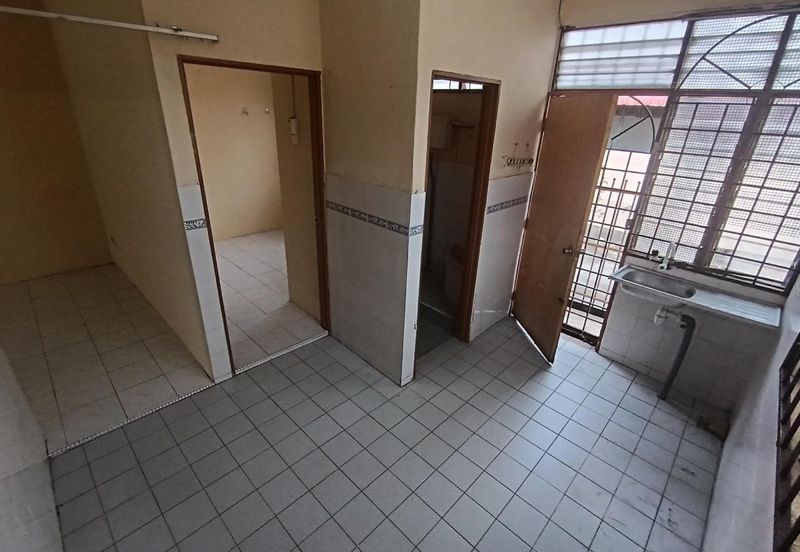 Taman Seroja, Bandar Baru Salak Tinggi