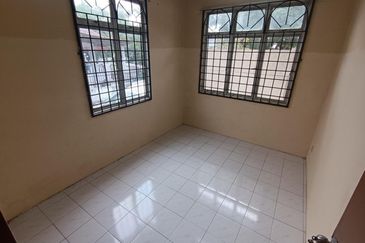 Taman Seroja, Bandar Baru Salak Tinggi