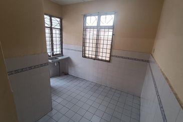 Taman Seroja, Bandar Baru Salak Tinggi