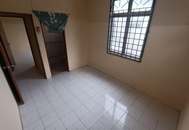 Taman Seroja, Bandar Baru Salak Tinggi