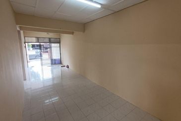 Taman Seroja, Bandar Baru Salak Tinggi