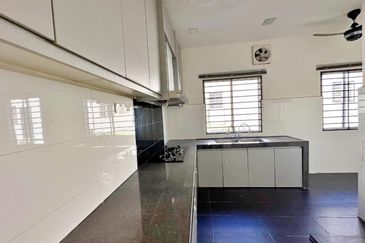 Laman Delfina @ Nilai Impian