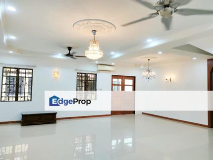 RENOVATED Double Storey Semi-D. Extra Land. Bandar Nusaputra Puchong., Selangor, Puchong South