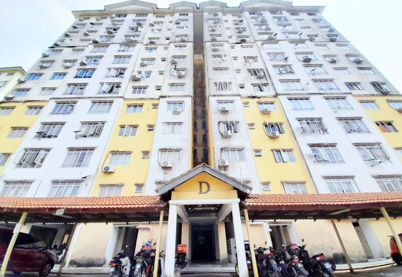 Pangsapuri Bayu Suria (Summerfields Apartments)