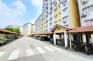 Pangsapuri Bayu Suria (Summerfields Apartments)