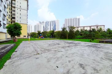Pangsapuri Bayu Suria (Summerfields Apartments)