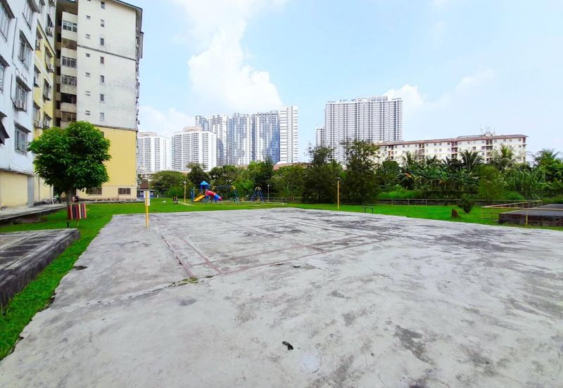 Pangsapuri Bayu Suria (Summerfields Apartments)