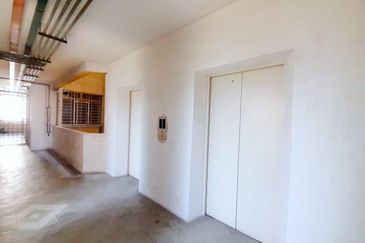 Pangsapuri Bayu Suria (Summerfields Apartments)