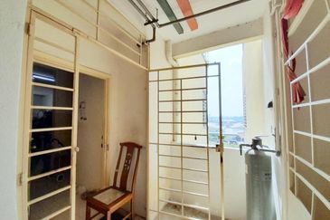 Pangsapuri Bayu Suria (Summerfields Apartments)