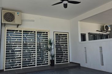 WOODBURY @ MAHKOTA HILLS