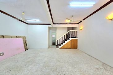 FACING OPEN & KITCHEN EXTENDED Double Storey Terrace Taman Mawar Ampang