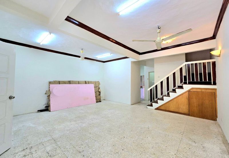 FACING OPEN & KITCHEN EXTENDED Double Storey Terrace Taman Mawar Ampang