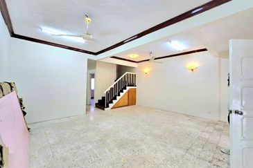 FACING OPEN & KITCHEN EXTENDED Double Storey Terrace Taman Mawar Ampang