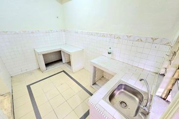 FACING OPEN & KITCHEN EXTENDED Double Storey Terrace Taman Mawar Ampang