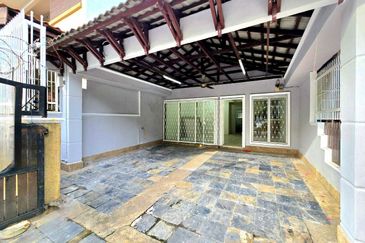 FACING OPEN & KITCHEN EXTENDED Double Storey Terrace Taman Mawar Ampang