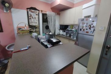 Angsana Apartment @ Taman Raintree